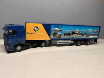 Lion toys car Daf de Vries Ameland Transporten 1:50 beschikbaar voor biedingen