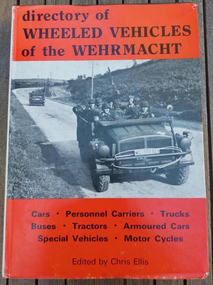 legervoertuigen WO2 1933-45 auto vrachtauto motorfiets bus, Boeken, Auto's | Folders en Tijdschriften, Gelezen, Overige merken