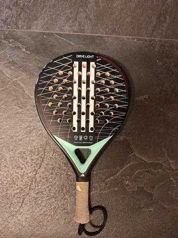 Adidas Drive Light Padelracket beschikbaar voor biedingen