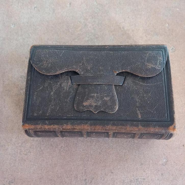 Bijbel 1884, Antiek en Kunst, Antiek | Boeken en Bijbels, Ophalen of Verzenden