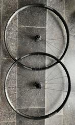 Wielset Bontrager Paradigm disc, Fietsen en Brommers, Fietsonderdelen, Ophalen of Verzenden, Zo goed als nieuw, Racefiets, Wiel