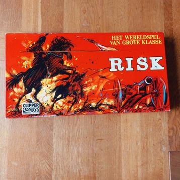Risk, vintage rode doos beschikbaar voor biedingen