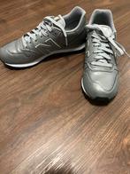 New Balance, Ophalen of Verzenden, Zo goed als nieuw, Grijs, Sneakers of Gympen