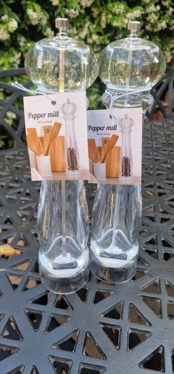 Peper en zoutmolen beschikbaar voor biedingen