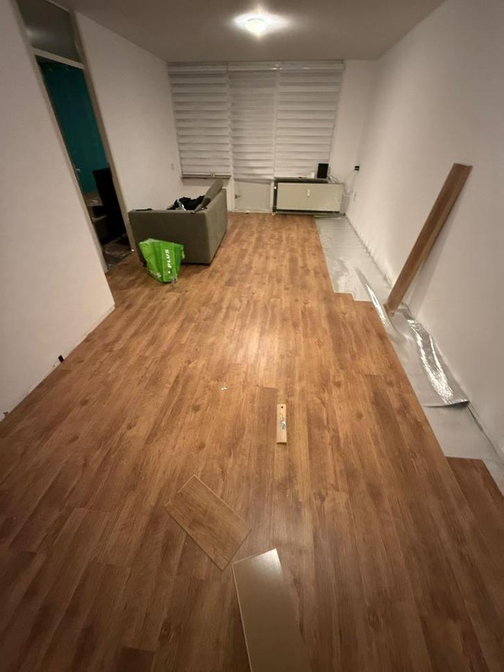 ️Betaalbaar laminaat installatie (Nederlands Sprekend), Doe-het-zelf en Verbouw, Vloerdelen en Plavuizen, Zo goed als nieuw, Laminaat
