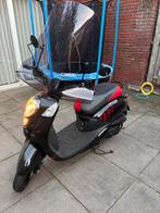 Sym mio 50 snor weinig km, Fietsen en Brommers, Scooters | SYM, Zo goed als nieuw, Benzine, Maximaal 25 km/u, Ophalen
