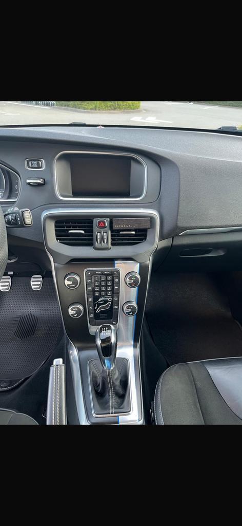 Volvo V40 2.0 D2 120PK 2015 Wit, Auto's, Volvo, Particulier, V40, Diesel, A, Hatchback, Handgeschakeld, Origineel Nederlands, Wit