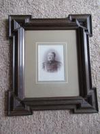 ANTIEKE LIJST mahonie met oud foto afm. 37x32 cm € 40, Antiek en Kunst, Ophalen of Verzenden