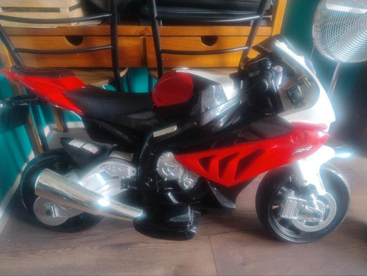 Elektrische BMW replica., Kinderen en Baby's, Speelgoed | Buiten | Accuvoertuigen, Gebruikt, Ophalen of Verzenden
