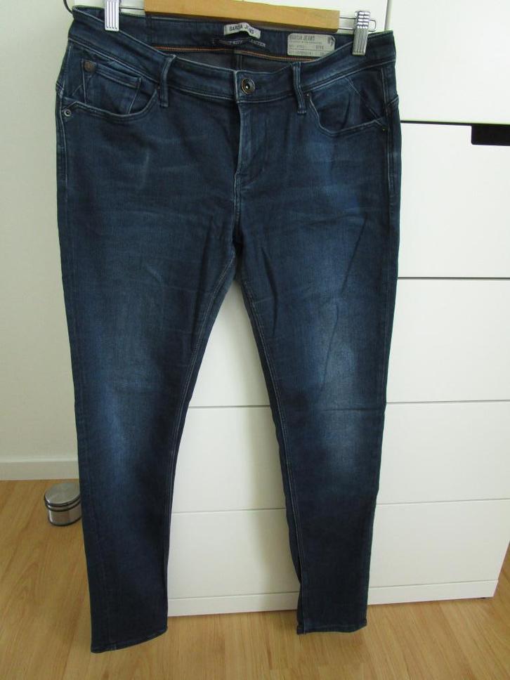 Garcia - spijkerbroek Riva maat 32/32, Kleding | Dames, Spijkerbroeken en Jeans, Zo goed als nieuw, W30 - W32 (confectie 38/40)