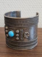 Vintage artisan slaven armband met turquoise decoratiesteen, Gebruikt, Staal, Ophalen of Verzenden, Nvt