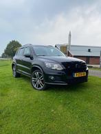 VOLKSWAGEN tiquan R LINE 160 pk, Auto's, Voorwielaandrijving, Navigatiesysteem, 15 km/l, Zwart