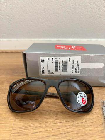 Supermooie nieuwe zonnebril Ray Ban RB 4307 beschikbaar voor biedingen