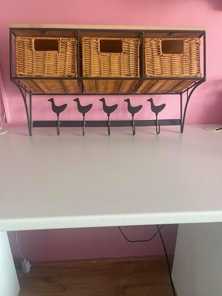 Kapstokken met rieten mandjes - Mooie set!, Huis en Inrichting, Woonaccessoires | Kapstokken, Zo goed als nieuw, Wandkapstok, Minder dan 100 cm