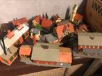 2 dozen modelbouw en treinen en wagons, Hobby en Vrije tijd, Modeltreinen | H0, Overige merken, Gelijkstroom, Wagon, Ophalen of Verzenden