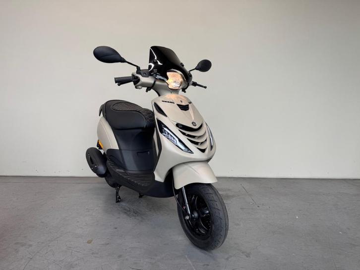 Piaggio Zip Brom 45 km/h, BWJ 03-2024, Desert Storm, Custom, Fietsen en Brommers, Scooters | Piaggio, Gebruikt, Zip, Maximaal 45 km/u