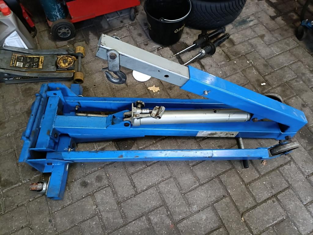1 tons Werkplaatskraan / motortakel TE HUUR, Doe-het-zelf en Verbouw, Steigers, Ophalen of Verzenden