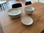 Servies set | 8 grote borden, 6 diepe borden, 3 schotels, Huis en Inrichting, Ophalen, Zo goed als nieuw, Overige stijlen, Bord(en)