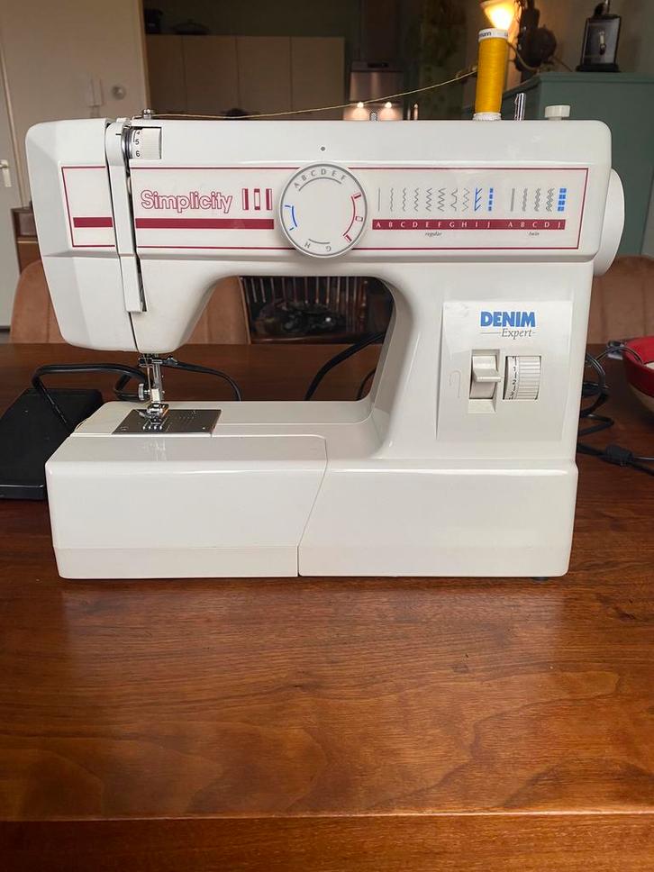 Simplicity Denim Expert Naaimachine, Hobby en Vrije tijd, Naaimachines en Toebehoren, Gebruikt, Naaimachine, Overige merken, Ophalen of Verzenden