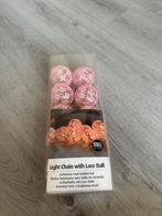 Lichtsnoer met ballen met kantendetail wit kleurig Boutiekje, Huis en Inrichting, Lampen | Hanglampen, Ophalen of Verzenden, Nieuw