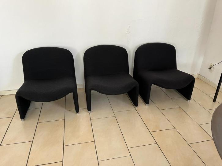 3x Zwarte Alky Giancarlo Piretti voor Castelli / Artifort, Huis en Inrichting, Fauteuils, Minder dan 50 cm, 75 tot 100 cm, Ophalen