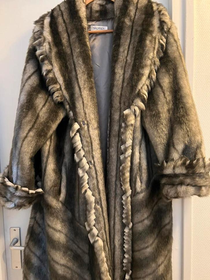 Balmain exclusieve lange bontmantel 48 (FAKE), Kleding | Dames, Grote Maten, Nieuw, Jas of Mantel, Beige, Ophalen of Verzenden