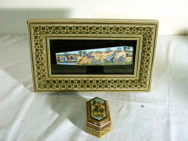 Miniatuurschildering en doosje in Khatam Kari stijl, Antiek en Kunst, Kunst | Niet-Westerse kunst, Ophalen of Verzenden