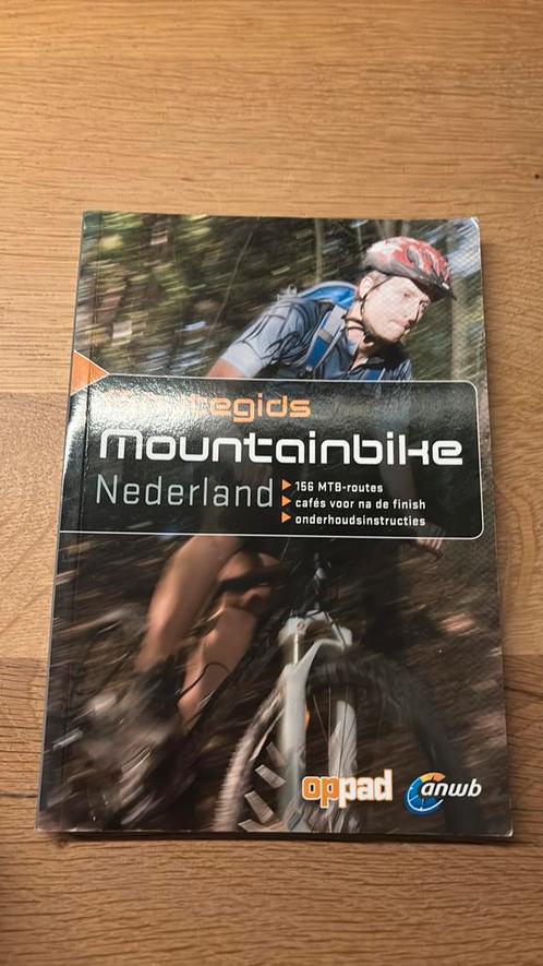 Routegids mountainbike Nederland, Boeken, Atlassen en Landkaarten, Zo goed als nieuw, Landkaart, Nederland, 2000 tot heden, Ophalen of Verzenden