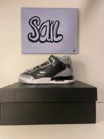 Jordan 3 Retro Green Glow 37.5, Zwart, Nieuw, Ophalen of Verzenden, Sneakers of Gympen