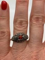 K351 Prachtige zilveren ring bloedkoraal markasiet mt 20,85, Sieraden, Tassen en Uiterlijk, Antieke sieraden, Met edelsteen, Ophalen of Verzenden