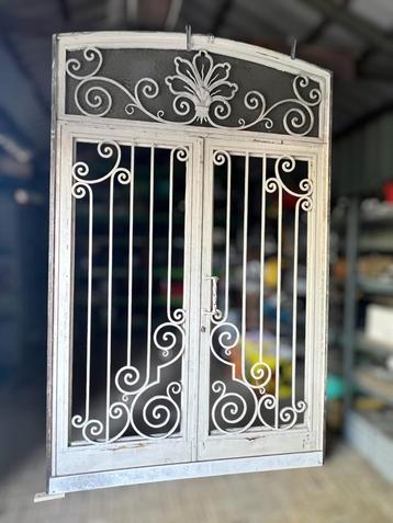 Antiek jugendstil design openslaande deuren beschikbaar voor biedingen