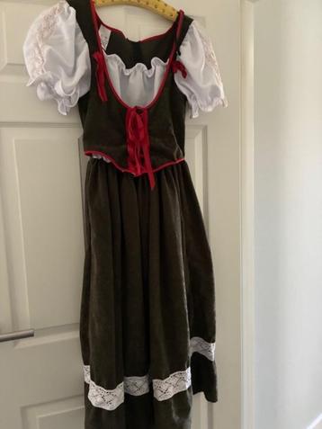 Oktoberfest kleding: damesjurk, mt 40 en tirolerbroek, mt 50 beschikbaar voor biedingen
