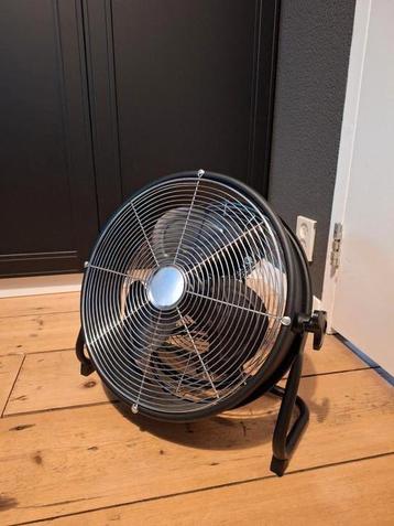 Blokker vloerventilator – bedraad beschikbaar voor biedingen