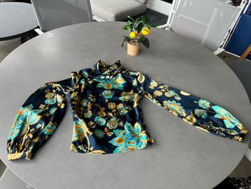 Blauw/gouden Guess blousje, maat S beschikbaar voor biedingen