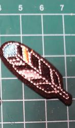 veer strijkembleem NIEUW 2 cm x 4,5 cm, Hobby en Vrije tijd, Nieuw, T, Ophalen of Verzenden, H