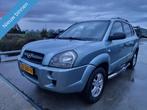 Hyundai Tucson 2.0i Dynamic Executive|airco|trekhaak|PDC, Te koop, Zilver of Grijs, 1437 kg, Benzine