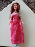Barbie met roze baljurk., Ophalen of Verzenden, Zo goed als nieuw, Kleertjes