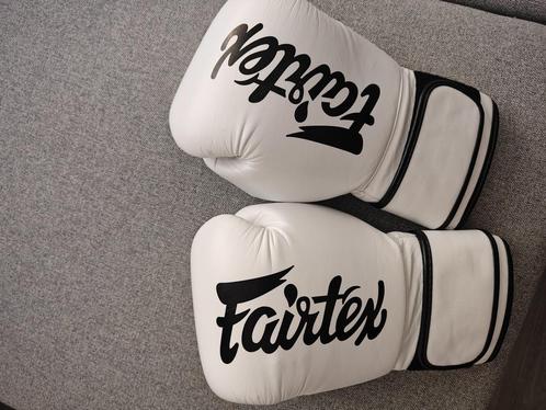 Fairtex boks handschoenen, Sport en Fitness, Boksen, Zo goed als nieuw, Bokshandschoenen, Ophalen of Verzenden