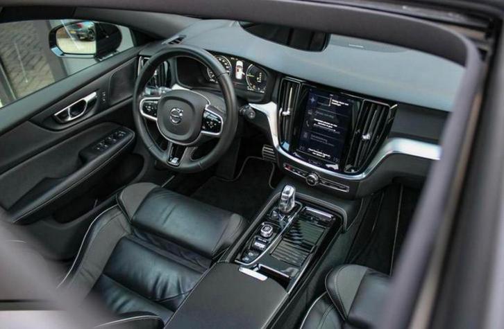 Volvo V60 T8,R Twin Engine 398pk AWD Geartronic 2019 Zwart, Auto's, Volvo, Particulier, V60, 360° camera, ABS, Achteruitrijcamera