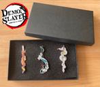Demon Slayer pins 3 zwaarden, Ophalen of Verzenden, Nieuw, Overige onderwerpen, Speldje of Pin