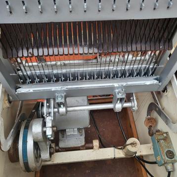 Broodsnijmachine beschikbaar voor biedingen