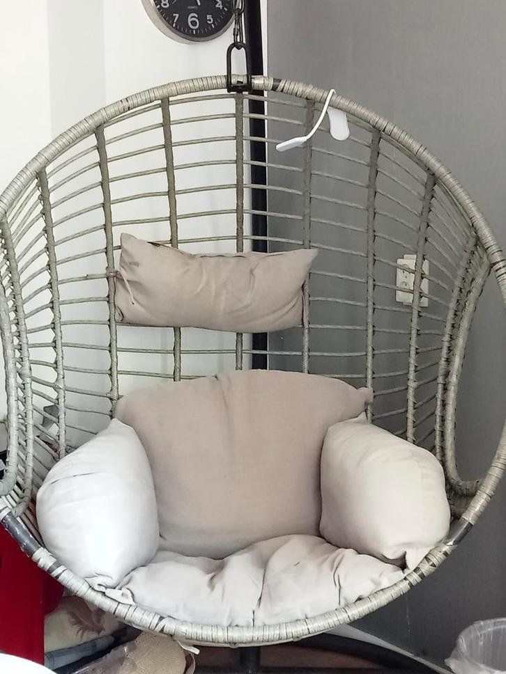 Hangstoel ei, Antiek en Kunst, Antiek | Meubels | Stoelen en Banken, Ophalen