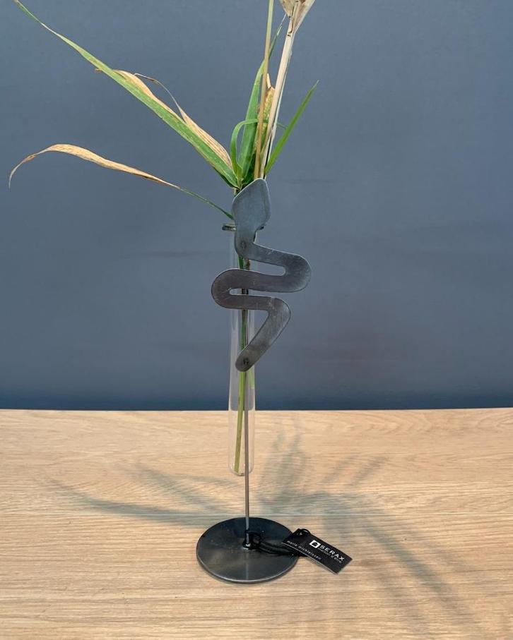Serax Marie Michielssen vaasje op standaard nieuw., Huis en Inrichting, Woonaccessoires | Vazen, Nieuw, Overige kleuren, Minder dan 50 cm
