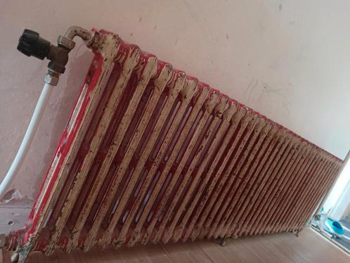 Gietijzeren 2 kolomsradiator, vintage, opknapper, 180x60x7cm, Doe-het-zelf en Verbouw, Verwarming en Radiatoren, Gebruikt, Radiator