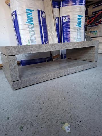 Salontafel beschikbaar voor biedingen