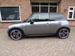 Mini Mini 1.6 Cooper S, Voorwielaandrijving, Gebruikt, Zwart, 4 stoelen