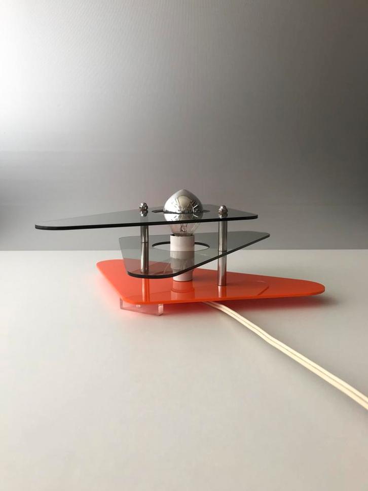 70s design table lamp vintage plexi silence of the lamps, Huis en Inrichting, Lampen | Tafellampen, Gebruikt, Minder dan 50 cm