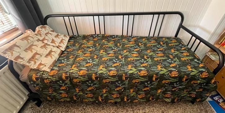Fyresdal uitschuif bed, Huis en Inrichting, Slaapkamer | Slaapbanken, Gebruikt, 160 cm, 200 cm, Tweepersoons, Zwart, Ophalen