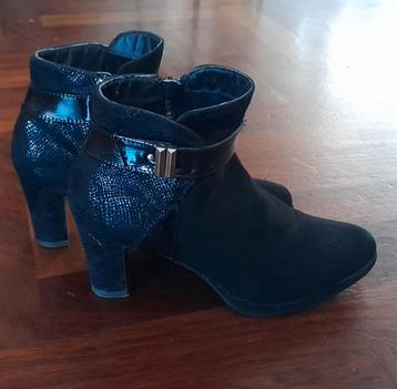 Enkellaarsjes Maat 37 beschikbaar voor biedingen