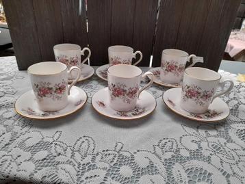 Bij ons veel royal albert servies lavender rose  beschikbaar voor biedingen